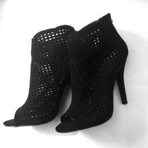 Chinese Laundry peep toe heels